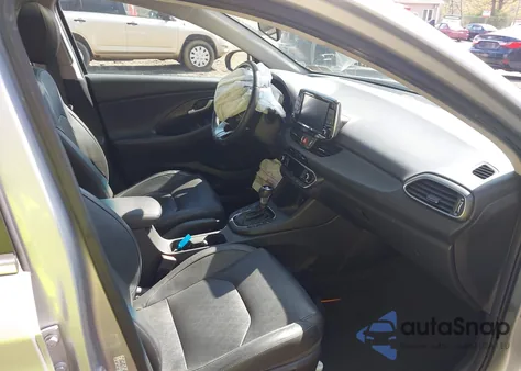 2020 Hyundai Elantra Gt z USA, uszkodzony, nr VIN KMHH35LE1LU146270